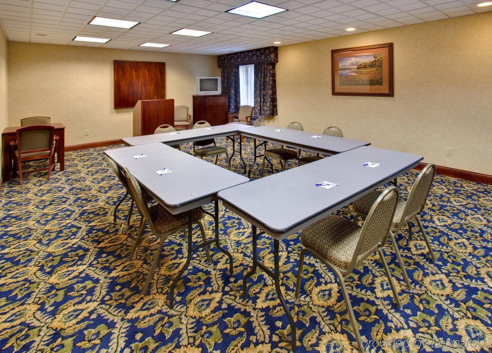 Holiday Inn Express Jamestown By Ihg Facilități foto
